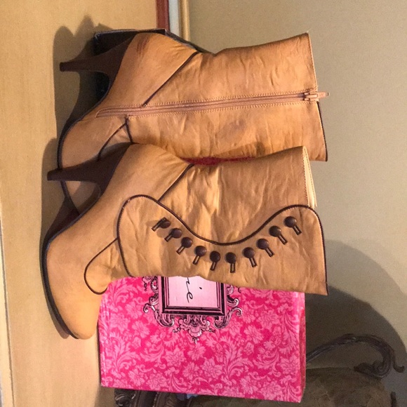 Victorian Boot - Picture 5 of 5